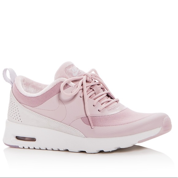 Nike Shoes - Nike AirMax Thea